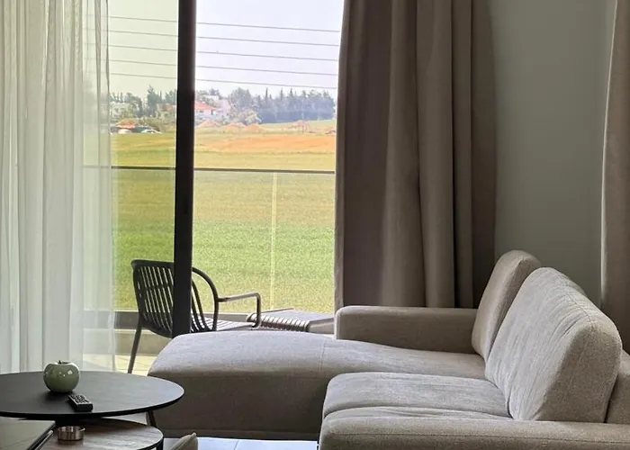 Θεα 5 Comfortable 1Br And 2Br Apartments * Dromolaxia