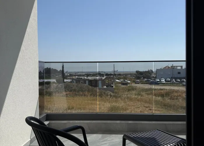 Θεα 5 Comfortable 1Br And 2Br Apartments Appartement Dromolaxia