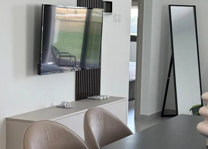 Θεα 5 Comfortable 1Br And 2Br Apartments Appartement Dromolaxia