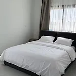 アパート θεα 5 Comfortable 1br And 2br Dhromolaxia