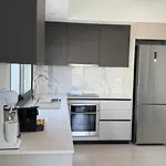 θεα 5 Comfortable 1br And 2br アパート