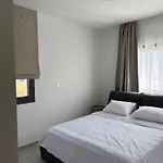 θεα 5 Comfortable 1br And 2br アパート Dhromolaxia