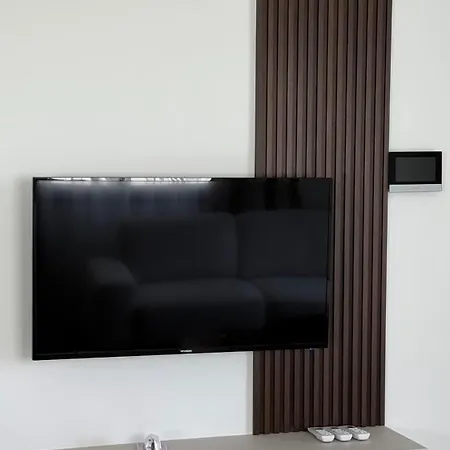 θεα 5 Comfortable 1br And 2br アパート Dhromolaxia