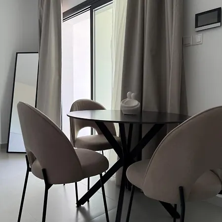 θεα 5 Comfortable 1br And 2br アパート *