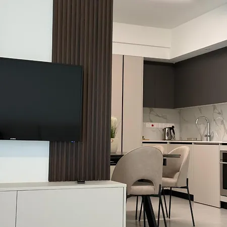 θεα 5 Comfortable 1br And 2br アパート *