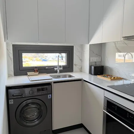 θεα 5 Comfortable 1br And 2br アパート Dhromolaxia