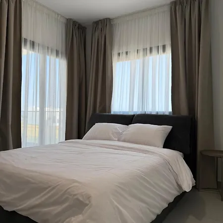 アパート θεα 5 Comfortable 1br And 2br Dhromolaxia