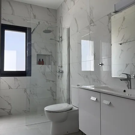 θεα 5 Comfortable 1br And 2br Dhromolaxia