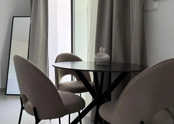 Θεα 5 Comfortable 1Br And 2Br Apartments Апартаменты *