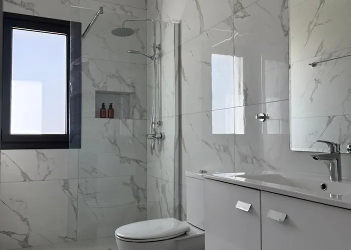 Θεα 5 Comfortable 1Br And 2Br Apartments Dromolaxia